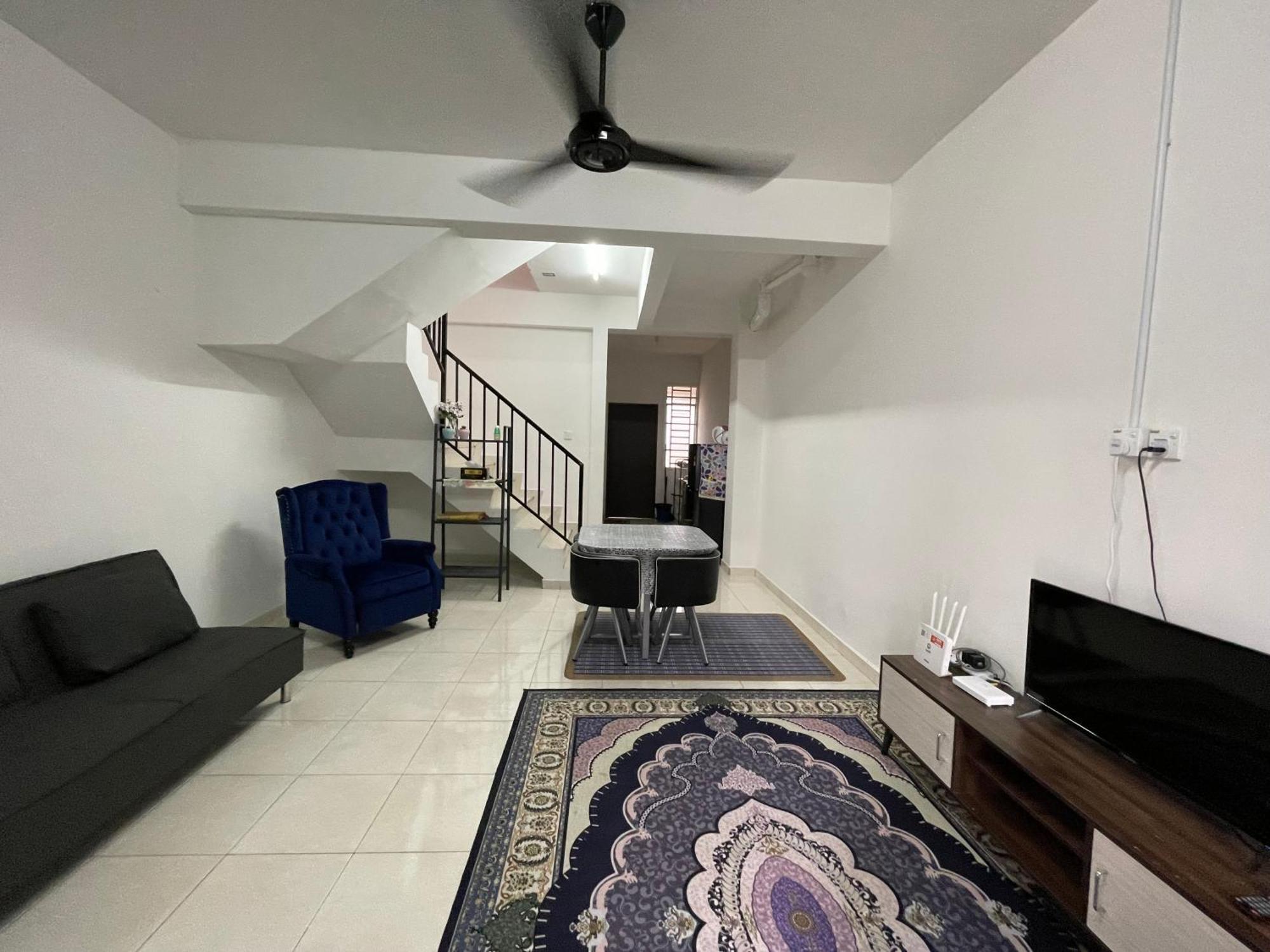 D'Cahaya Homestay باتو باهات المظهر الخارجي الصورة